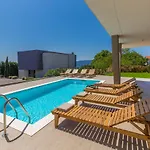 Vista With Private Pool And Sauna Vila *