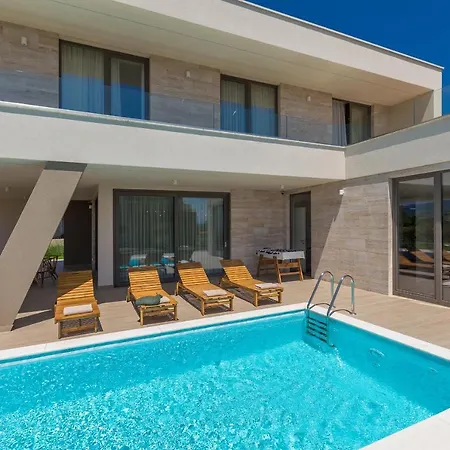Villa Vista With Private Pool And Sauna Linardici
