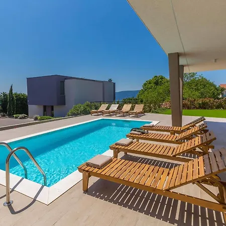 Vista With Private Pool And Sauna 빌라 *
