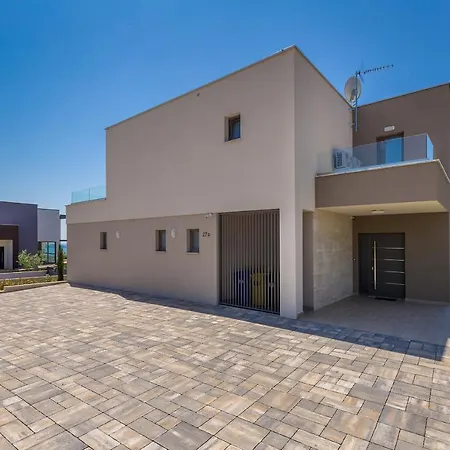 Villa Vista With Private Pool And Sauna *