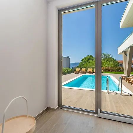 Vista With Private Pool And Sauna * Linardići