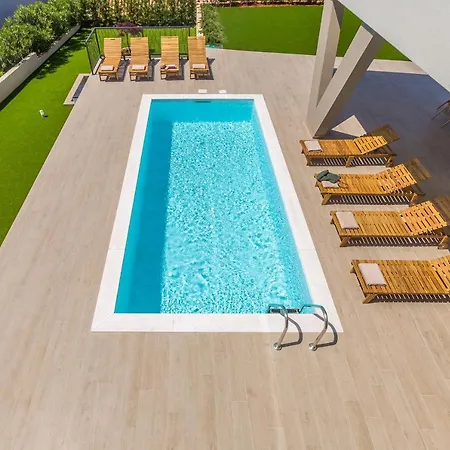 Vista With Private Pool And Sauna *