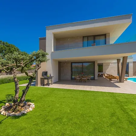 Vista With Private Pool And Sauna Villa