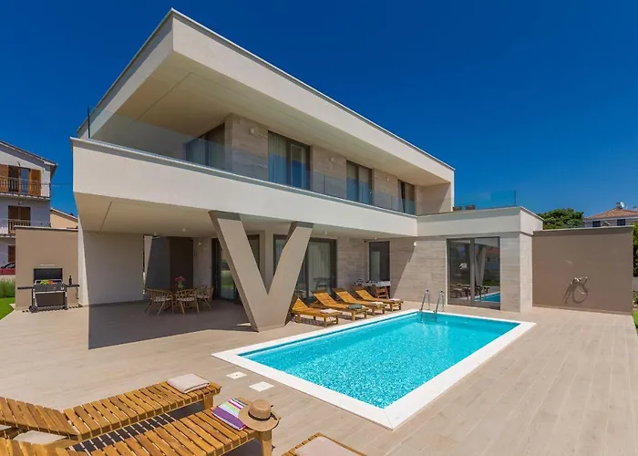 Vista With Private Pool And Sauna Villa