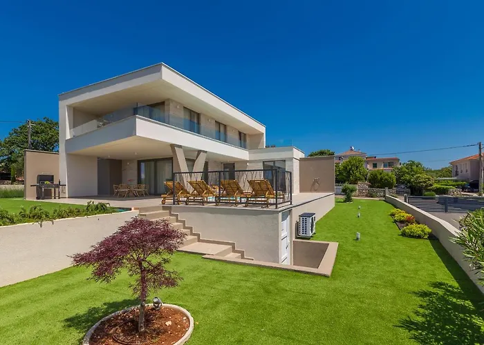 Vista With Private Pool And Sauna Villa *