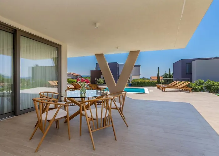 Villa Vista With Private Pool And Sauna
