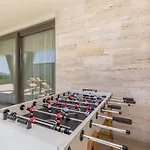 Vista With Private Pool And Sauna Linardići
