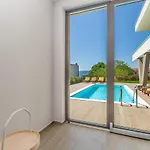 Vista With Private Pool And Sauna * Linardići