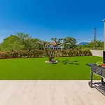 Villa Vista With Private Pool And Sauna Linardići