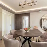Villa Vista With Private Pool And Sauna