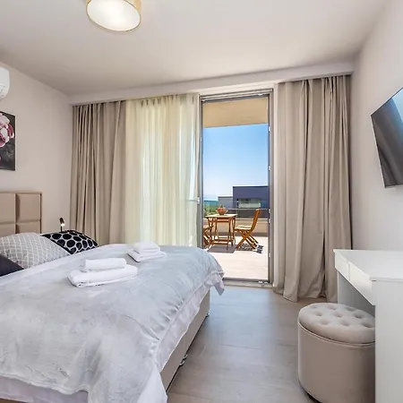 Villa Vista With Private Pool And Sauna Linardići