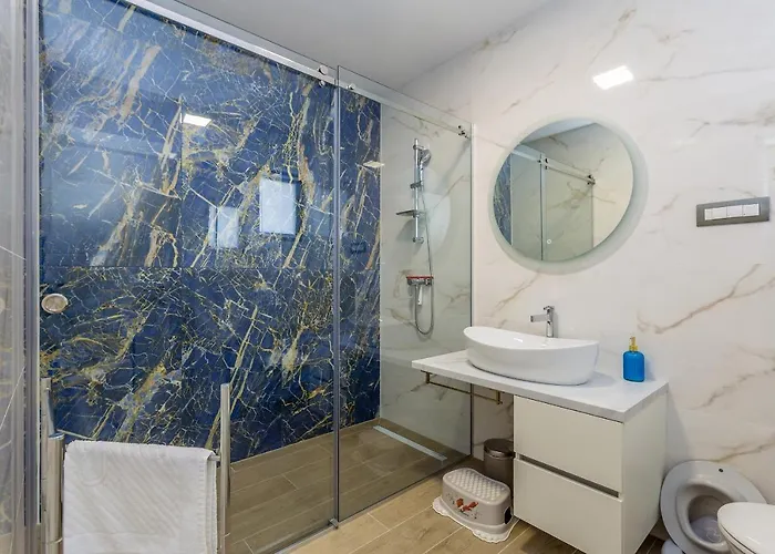 Villa Vista With Private Pool And Sauna Linardići