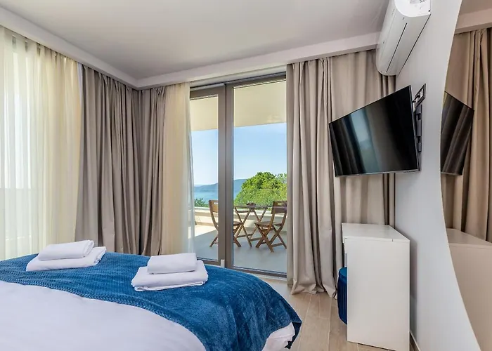 Vista With Private Pool And Sauna