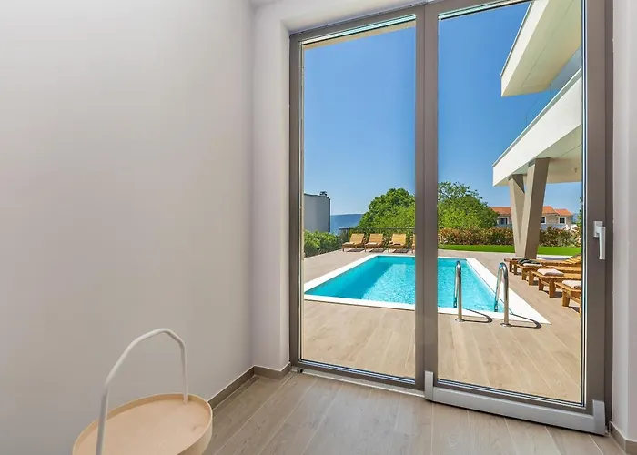 Vista With Private Pool And Sauna * Linardići